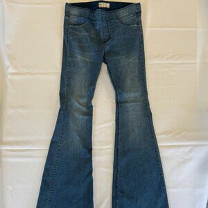 Free People Pull On Flare Jeggings Darker Wash Size 30